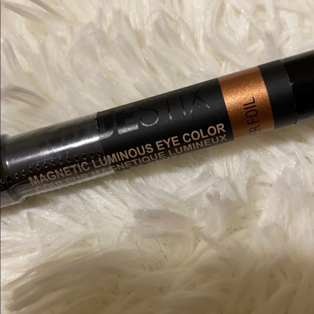 Eye color pencil